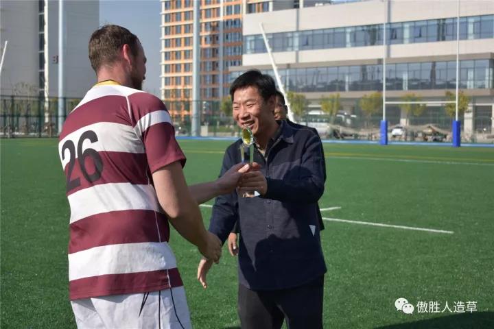 頒獎(jiǎng)現(xiàn)場(chǎng) 頒獎(jiǎng)現(xiàn)場(chǎng)